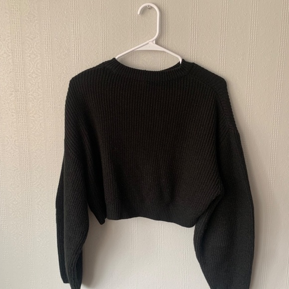 Cropped Sweater - Picture 4 of 5